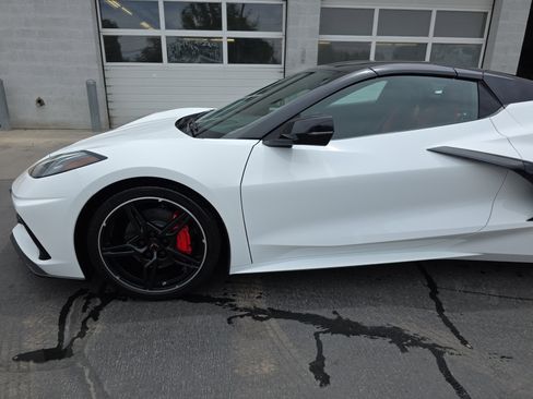 Used 2023 Chevrolet Corvette Stingray Premium Conv w/ Battery Protection Package RWD image 17
