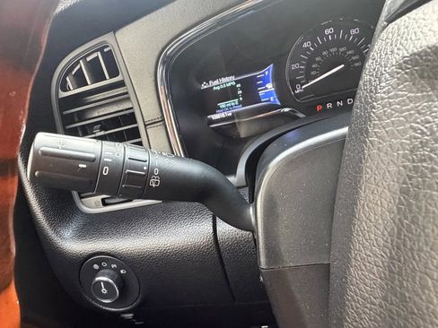 Used 2016 Lincoln Navigator Select image 24