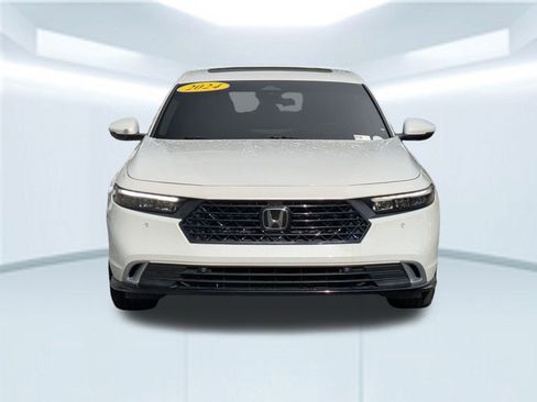 Used 2024 Honda Accord Touring image 11