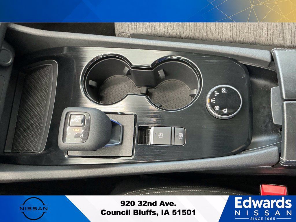 Used 2021 Nissan Rogue SV AWD/4WD image 25