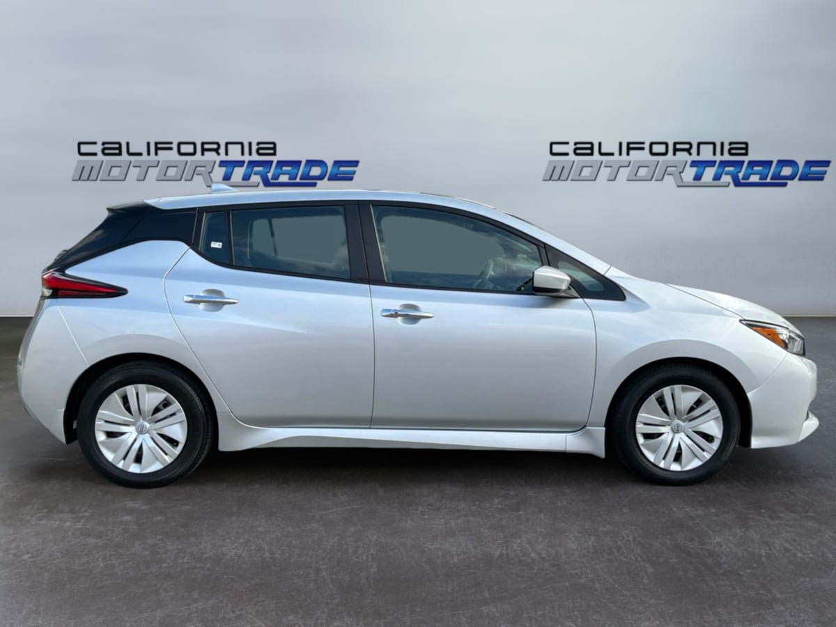 Used 2023 Nissan Leaf S FWD image 4