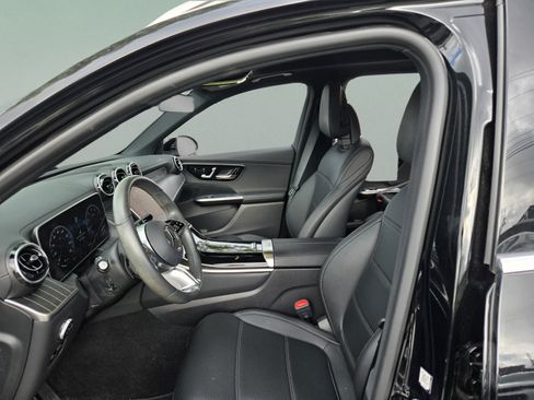 Used 2024 Mercedes-Benz GLC 300 4MATIC image 12