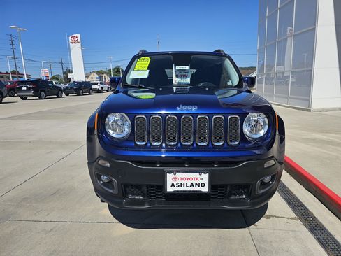 Used 2016 Jeep Renegade Latitude w/ Popular Equipment Group image 13