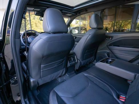 Certified 2025 Subaru Forester Touring w/ Protection Package AWD/4WD image 18