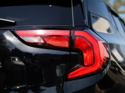 Used 2021 GMC Terrain SLT w/ Infotainment Package II AWD/4WD image 26