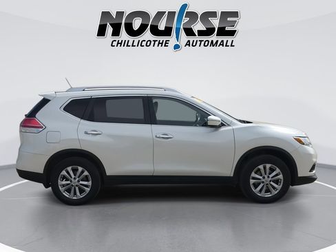 Used 2015 Nissan Rogue SV AWD/4WD image 9