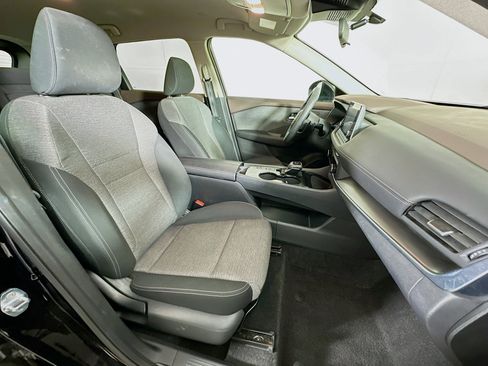 Used 2023 Nissan Rogue SV image 29