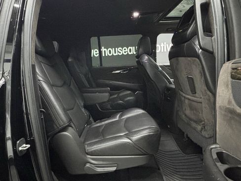 Used 2016 Cadillac Escalade ESV Platinum RWD image 33