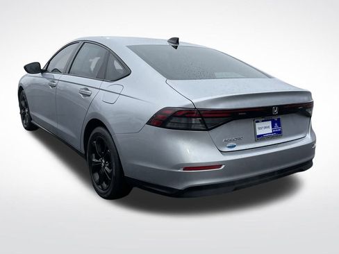 Certified 2025 Honda Accord SE image 4