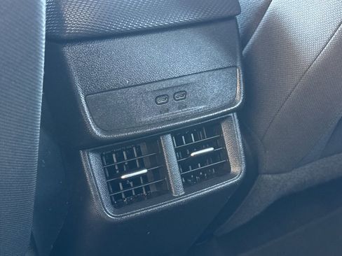 Used 2025 Chevrolet Equinox LT AWD/4WD image 13