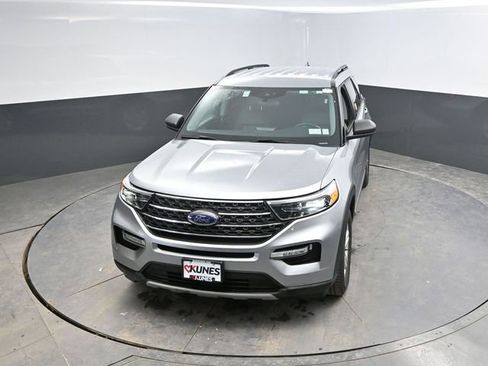 Used 2024 Ford Explorer XLT w/ Equipment Group 202A image 37