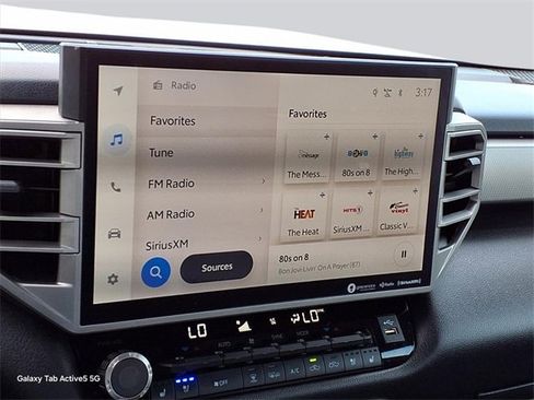 Used 2023 Toyota Tundra Limited image 29