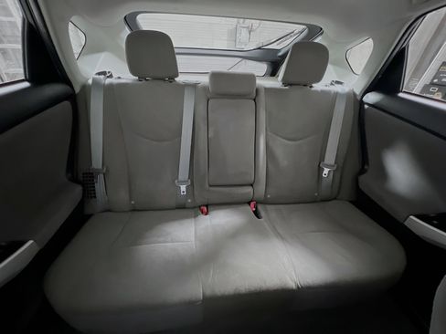 Used 2014 Toyota Prius Two image 31