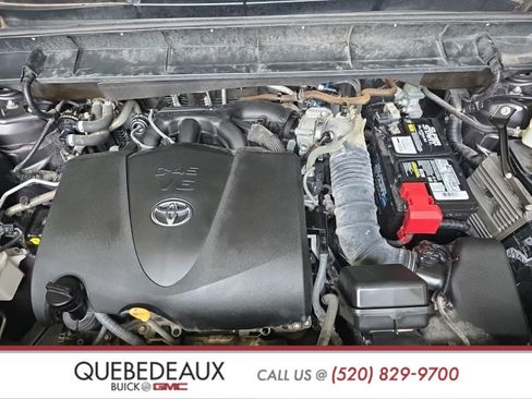 Used 2021 Toyota Highlander XLE image 18