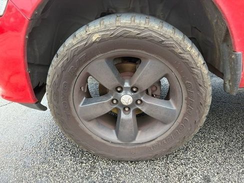 Used 2016 RAM 1500 Express RWD image 4