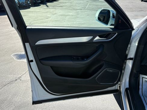 Used 2018 Audi Q3 2.0T Premium Plus w/ Premium Plus Package image 31