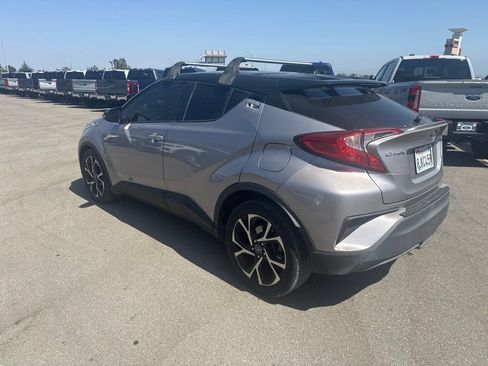 Used 2019 Toyota C-HR XLE FWD image 5