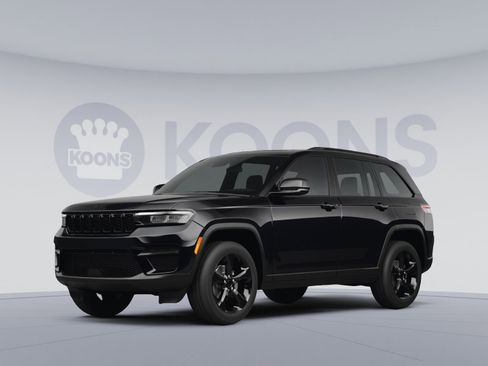 Used 2023 Jeep Grand Cherokee Altitude AWD/4WD image 1
