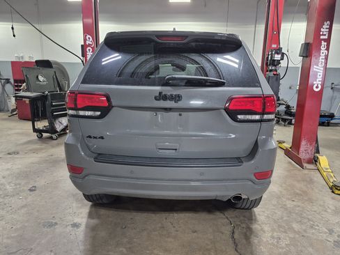 Used 2022 Jeep Grand Cherokee Laredo X AWD/4WD image 27