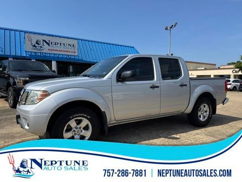 Used 2012 Nissan Frontier SV RWD image 1