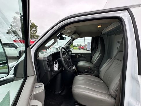 New 2025 GMC Savana 3500 w/ Power Convenience Package RWD image 13