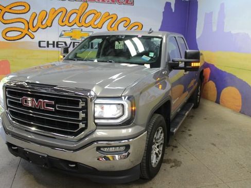 Used 2017 GMC Sierra 1500 SLE w/ Max Trailering Package AWD/4WD image 4