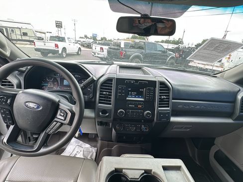 Used 2019 Ford F550 2WD Regular Cab Super Duty image 9