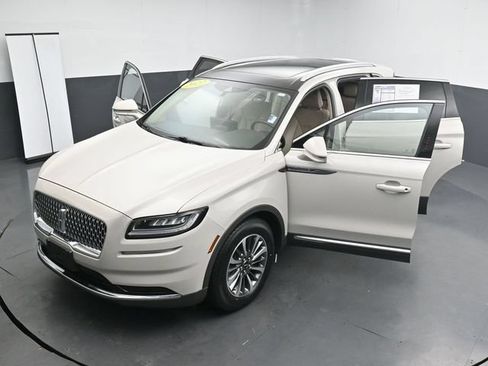 Used 2022 Lincoln Nautilus Reserve AWD/4WD image 39