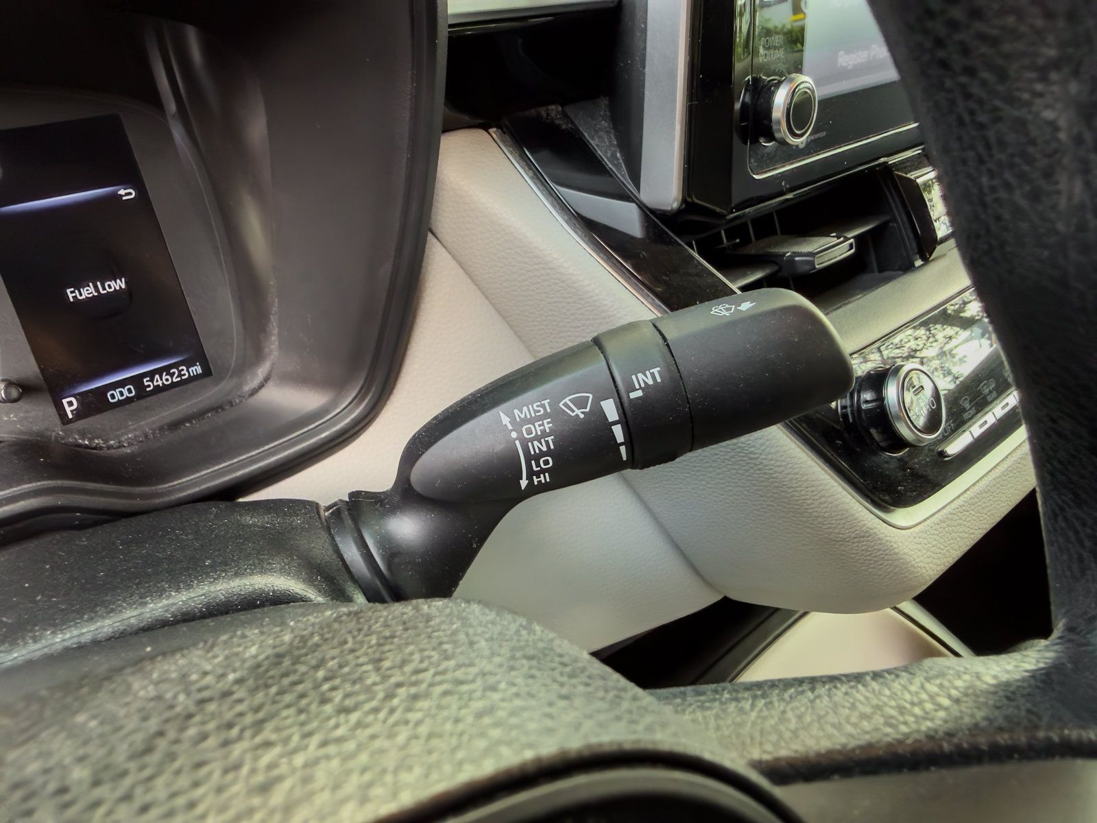 Used 2021 Toyota Corolla LE FWD image 54