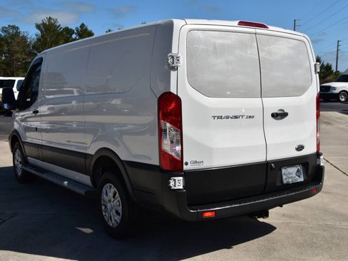 Used 2018 Ford Transit 250 130 Low Roof w/ Exterior Upgrade Package RWD image 5