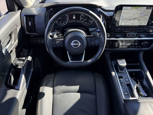 Used 2024 Nissan Pathfinder SL w/ SL Premium Package image 29