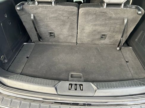 Certified 2022 Ford Explorer XLT w/ Equipment Group 202A image 8