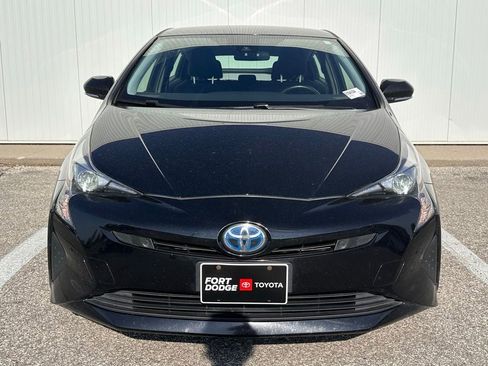 Used 2018 Toyota Prius Three FWD image 10