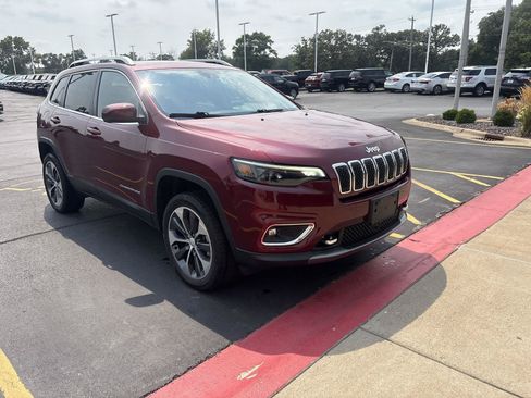 Used 2021 Jeep Cherokee Limited w/ Elite Package AWD/4WD image 3