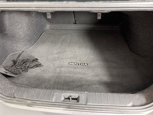 Used 2022 Nissan Sentra SR w/ Electronics Package image 9