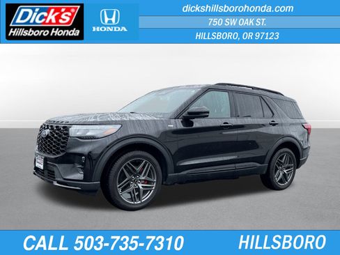 Used 2025 Ford Explorer ST-Line w/ ST-Line Street Pack image 1