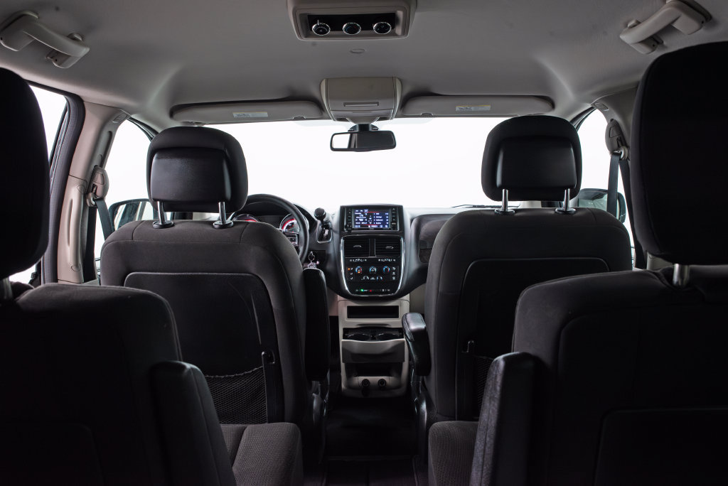 Used 2018 Dodge Grand Caravan SE w/ UConnect Hands-Free Group FWD image 21