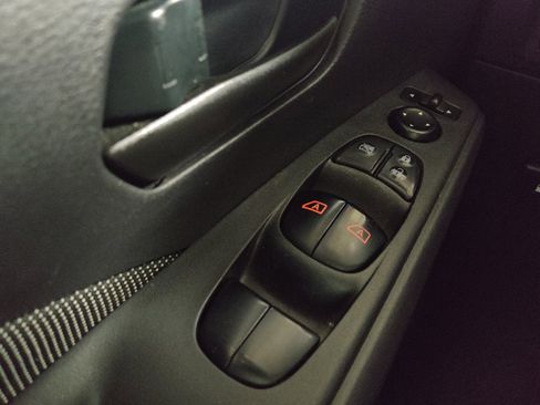 Used 2020 Nissan Kicks S FWD image 27