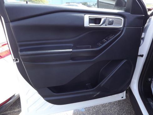 Used 2020 Ford Explorer Platinum AWD/4WD image 11
