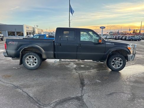 Used 2016 Ford F250 Lariat w/ Lariat Interior Package image 9