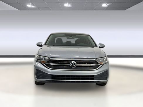 Used 2024 Volkswagen Jetta SE w/ Panoramic Sunroof Package FWD image 6
