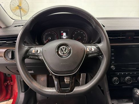 Used 2022 Volkswagen Passat 2.0T FWD image 21