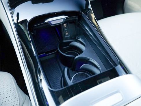 Certified 2025 Mercedes-Benz GLC 300 4MATIC image 24