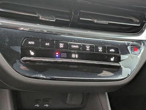 New 2026 Buick Envista Avenir image 13