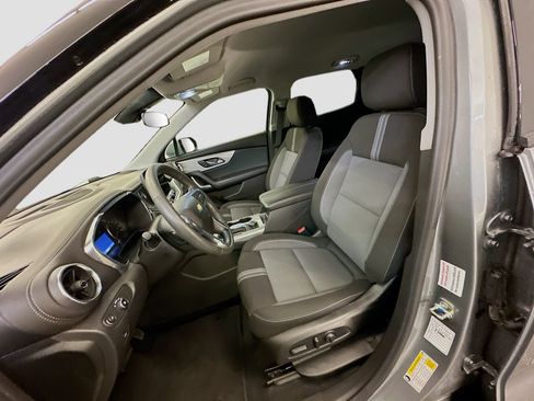 Used 2025 Chevrolet Blazer LT image 13