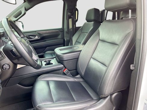 Used 2024 Chevrolet Suburban Z71 w/ Luxury Package AWD/4WD image 21