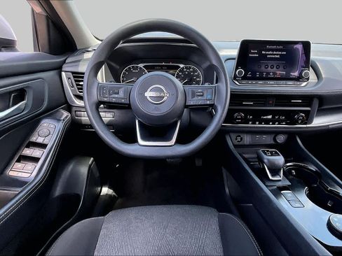 Used 2024 Nissan Rogue SV AWD/4WD image 6
