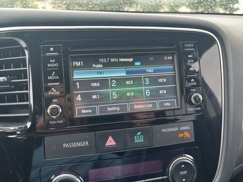 Used 2017 Mitsubishi Outlander ES AWD/4WD image 11
