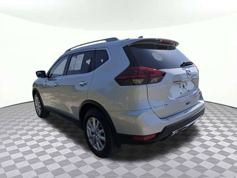 Used 2019 Nissan Rogue S w/ Special Edition Package FWD image 5