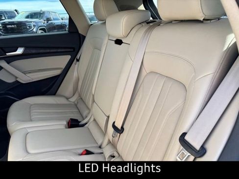 Used 2020 Audi Q5 2.0T Premium Plus w/ Premium Plus Package image 18
